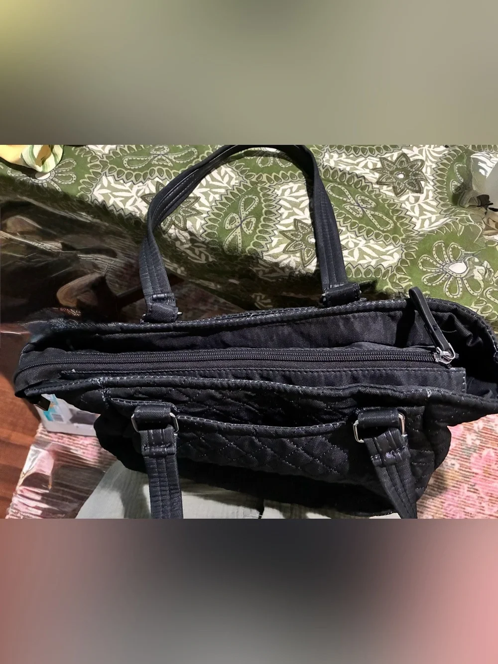 Black Vera Bradley Bag. 2 outside Pockets, 3 inside. NWOT.